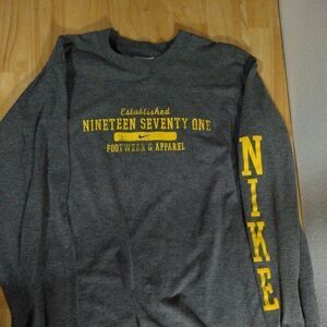 Vintage Nike Footwear & Apparel Logo Long Sleeve T-Shirt
